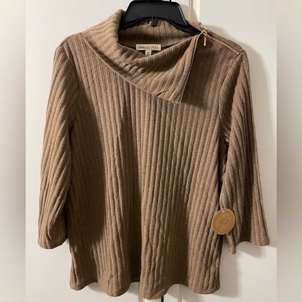 NWT Parallel skies knitted top